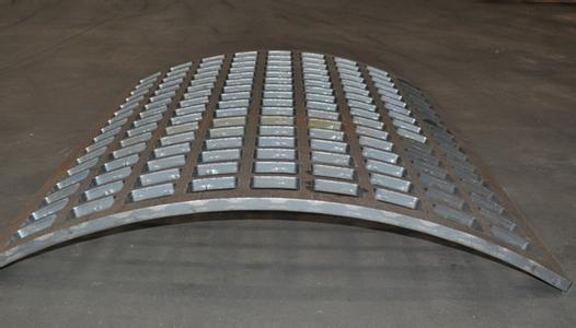 供應(yīng)道路環(huán)保噪聲屏障網(wǎng)-不銹鋼沖孔網(wǎng)-材質(zhì):優(yōu)質(zhì)不銹鋼板 - 產(chǎn)品庫(kù)存 - 勾花網(wǎng)-鋼板網(wǎng)-安平縣勝航菱形網(wǎng)廠(chǎng)