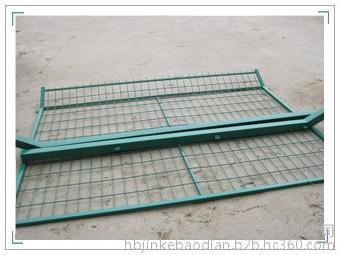 廠(chǎng)家直銷(xiāo)現(xiàn)貨供應(yīng)框架護(hù)欄網(wǎng) 鋼板網(wǎng)護(hù)欄網(wǎng) 價(jià)格低圖片_高清圖_細(xì)節(jié)圖-安平縣金科寶典絲網(wǎng) -